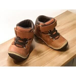 Stylish Strider Rite Toddler Boots with Strap - Size 4W   SH26